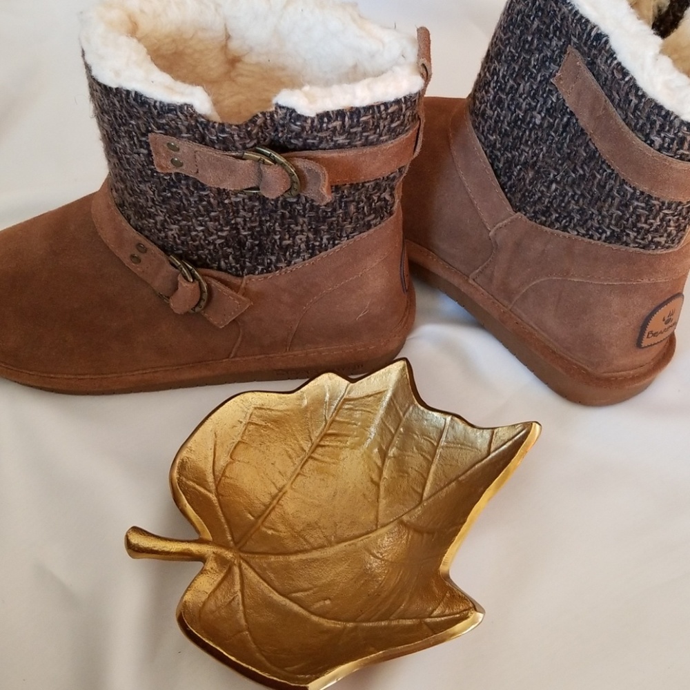 WOMEN BEARPAW BOOTS